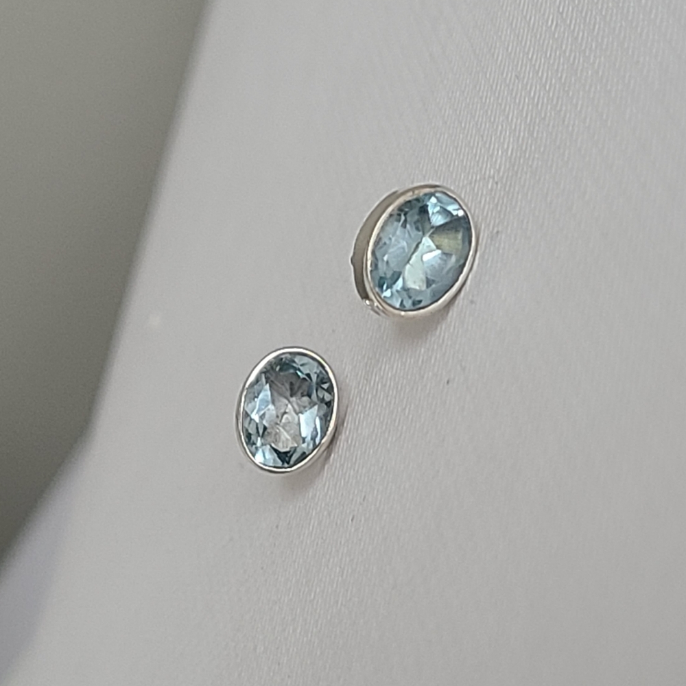 Vintage Sterling Silver Blue Topaz Boho Oval Brilliant Stud Earrings